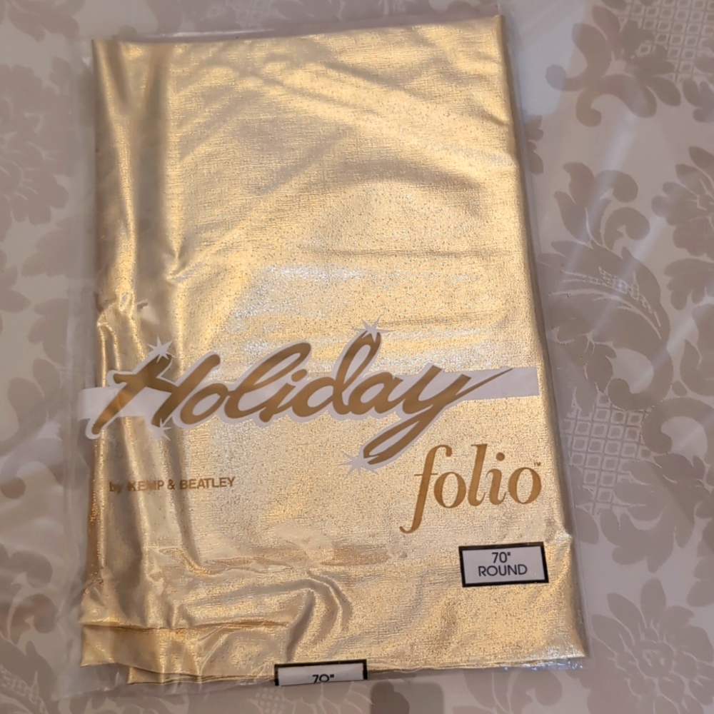 Round 70" gold tablecloth NWT